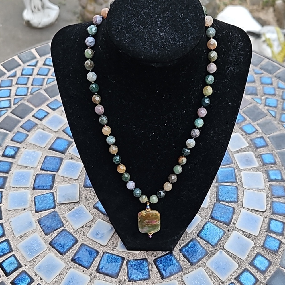 Green Stone Beaded Pendant Necklace